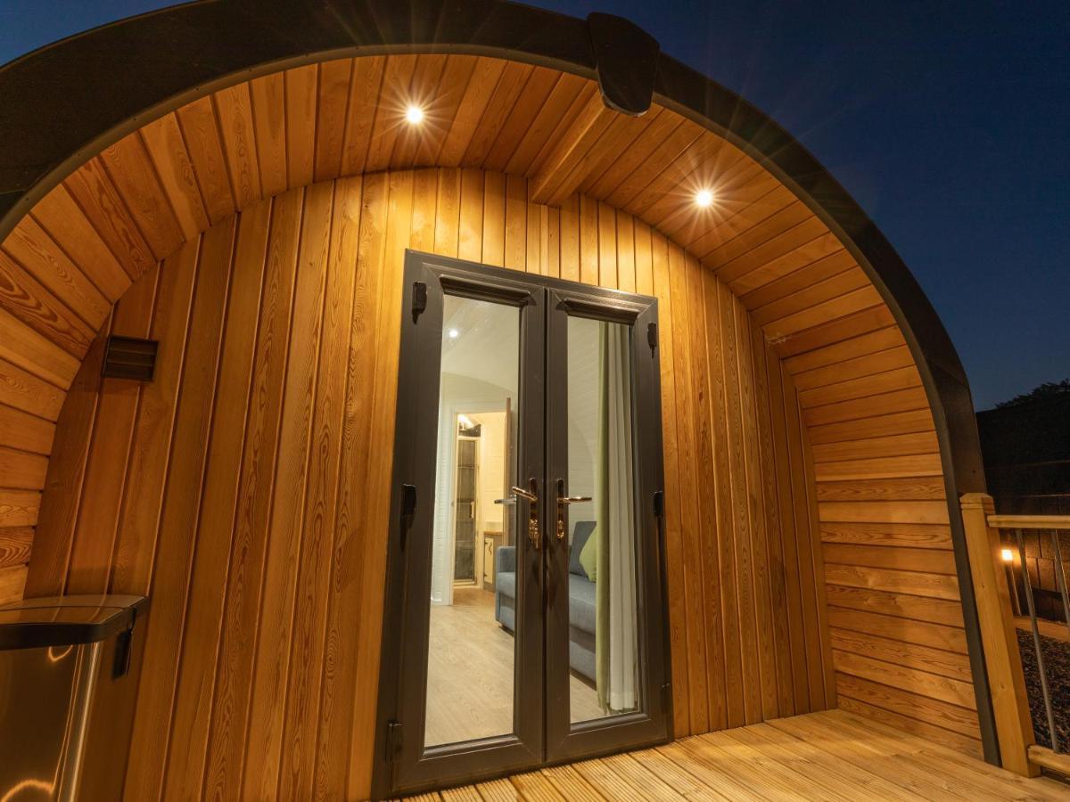 Weedingshall Lodges Falkirk Exterior foto